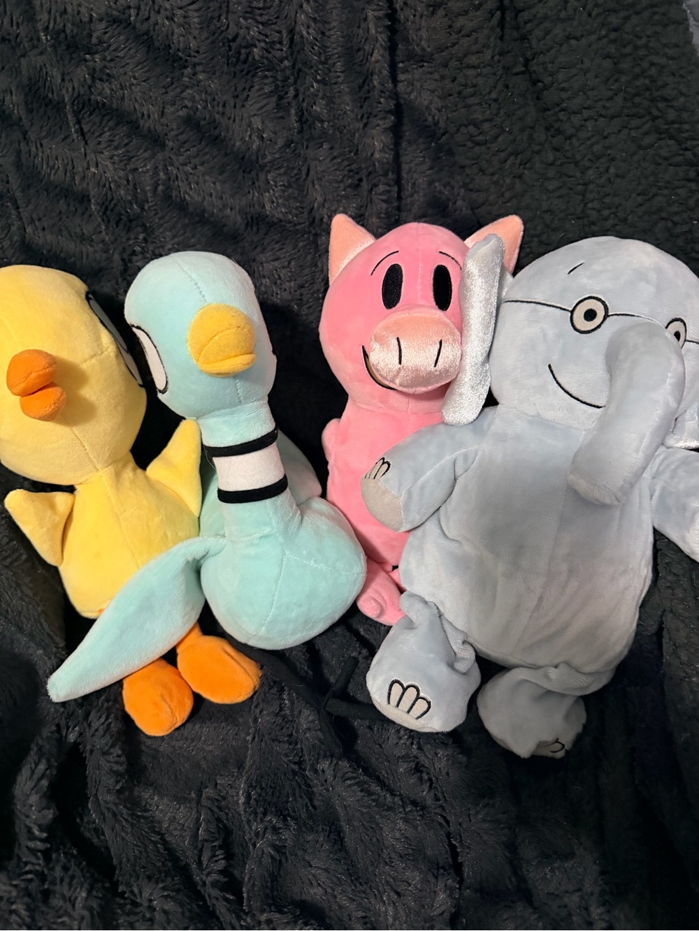 Piggie, Gerald, Don’t let the Pigeon and Duck stuffed animals & book collection